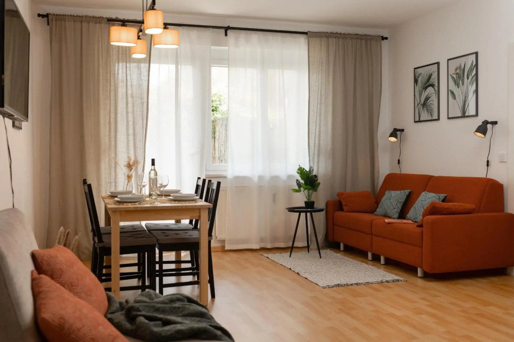 Fresh Apartment with Terrace + Free Parking