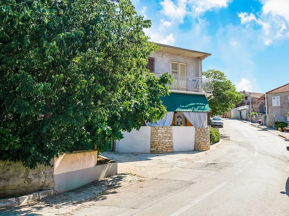 Boutique Apartment in Sveti Filip i Jakov near Sea