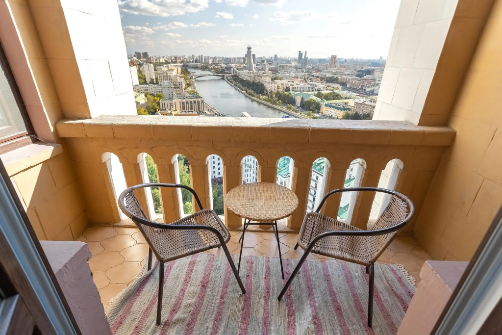 Kotelnicheskaya Royal Tower