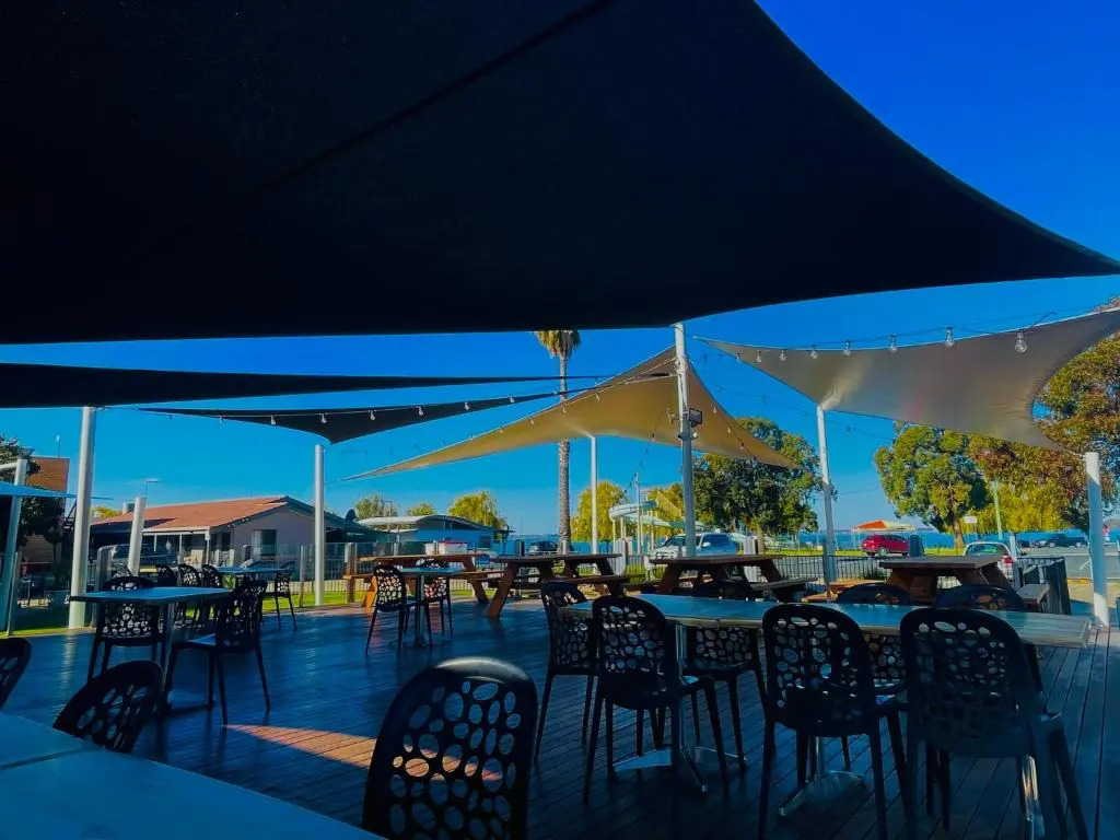Lake Mulwala Hotel