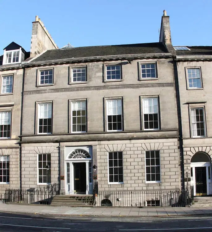 Apartments Royal 12b York Place