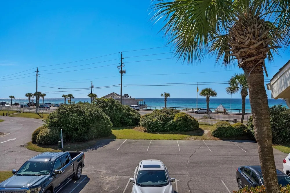 Seascape Villas 148- Vacay with a View