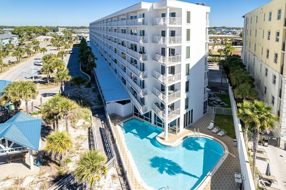 Seacrest 413 is a 2 BR Gulfside on Okaloosa Island by RedAwning