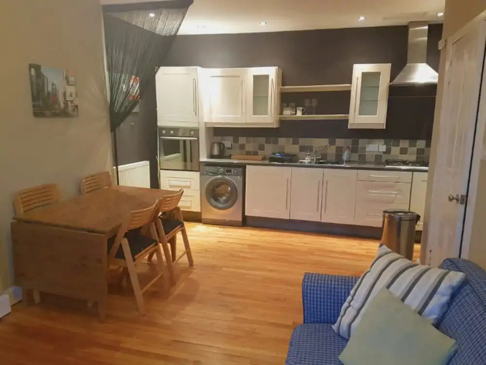 1 Bedroom Flat in Popular Central Location