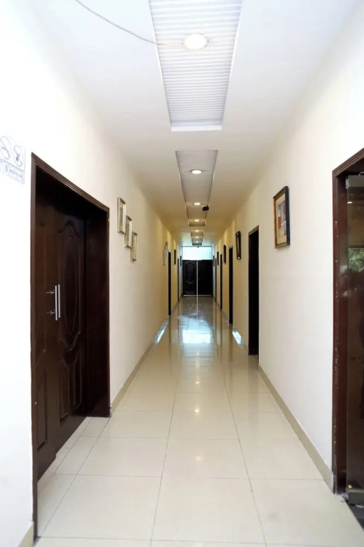 Royalton Inn Hotel - Gulberg