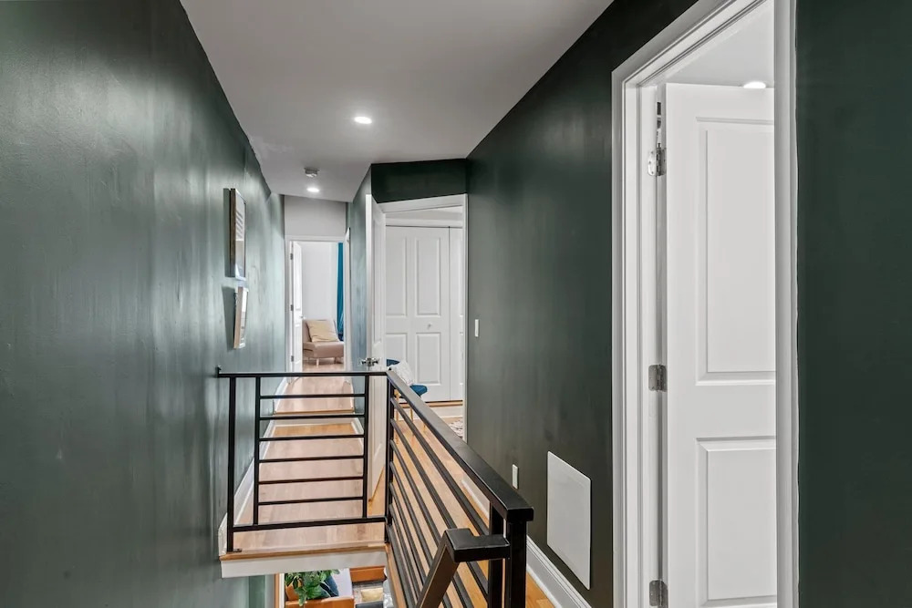 Modern & Comfy - 5* - Location Game Room