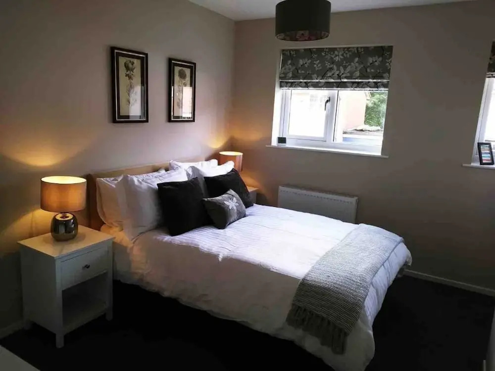 Ideal Selly Oak Home - Family or Business