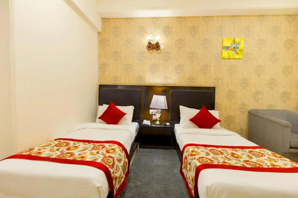 Hotel WHITE & BLUE Delhi Airport