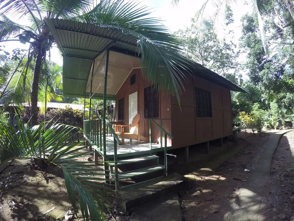 Jonny's cabins drake day