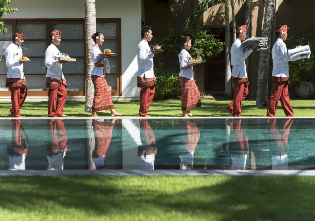 Villa Tiga Puluh, 7 Bedrooms Private Villa in Seminyak