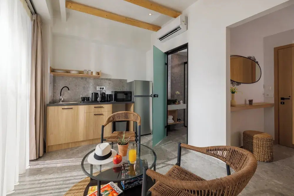 Soho SeaFront Suites