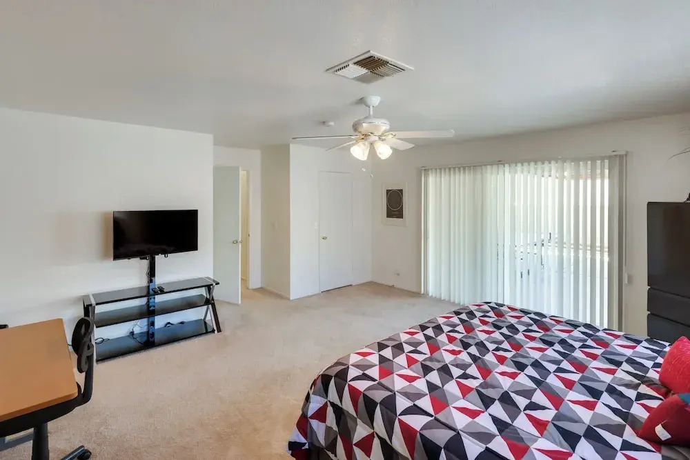 Quaint Bullhead City Getaway ~ 2 Mi to River!