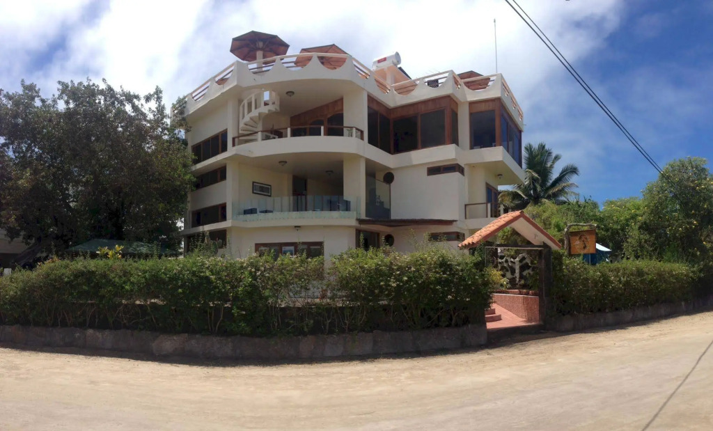 Hotel La Laguna Galapagos