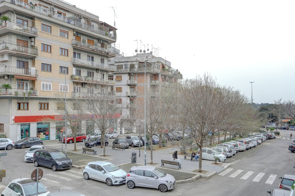 SAN GIOVANNI Appia Park - Stylish apartment with balcony - Metro A - 10 min City Center