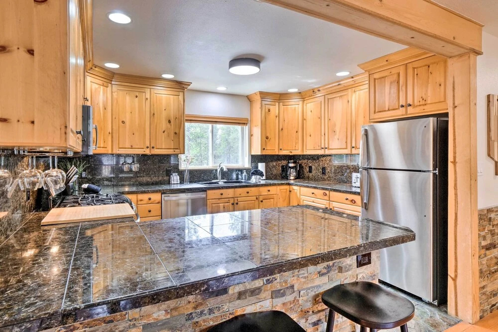 2 Mi to Dtwn: Leadville Haven w/ 2 Furnished Decks