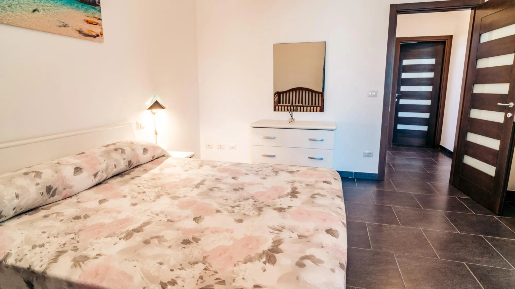 Welcomely - Senyera Apartment