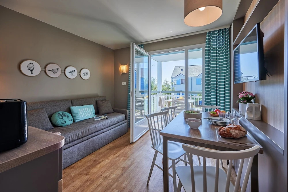 Courseulles Coastal Apartment for 4
