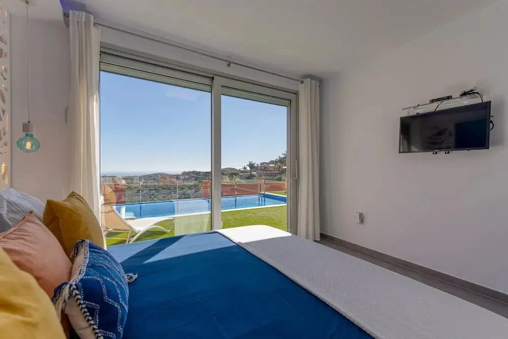 Chalet in Maspalomas With Heated Pool
