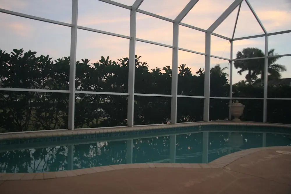 431 Edgewater Ct
