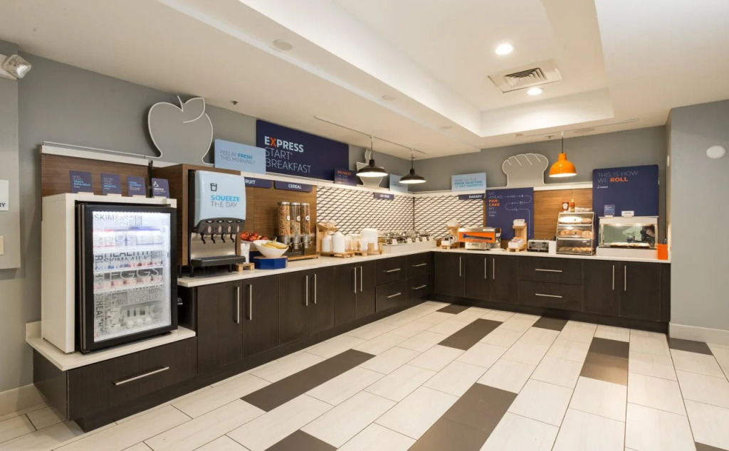 Holiday Inn Express Hotel & Suites Clinton by IHG
