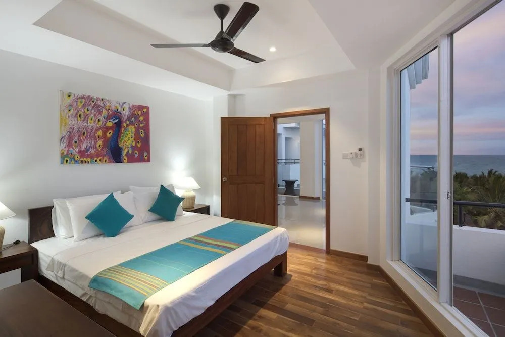 CASAMIA Oceanfront Condo Nilaveli
