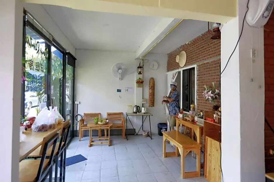 Banana hostel (Don Muang)