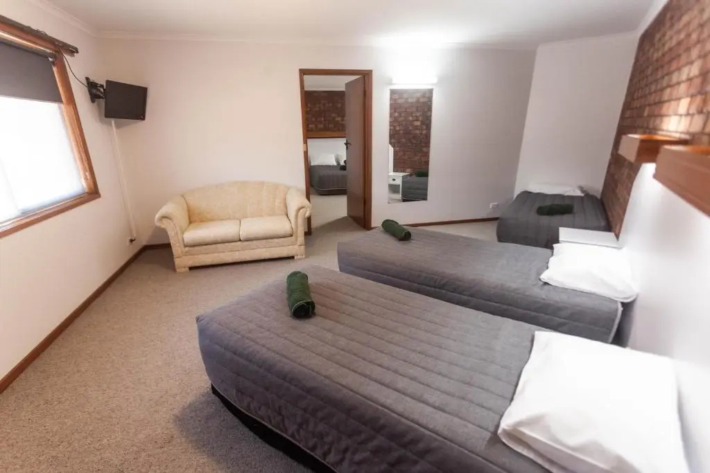 Donald Motor Lodge