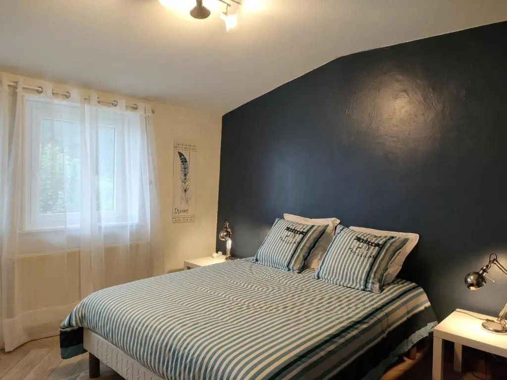 Maison de vacances spacieuse avec jardin et animaux admis - FR-1-496-247
