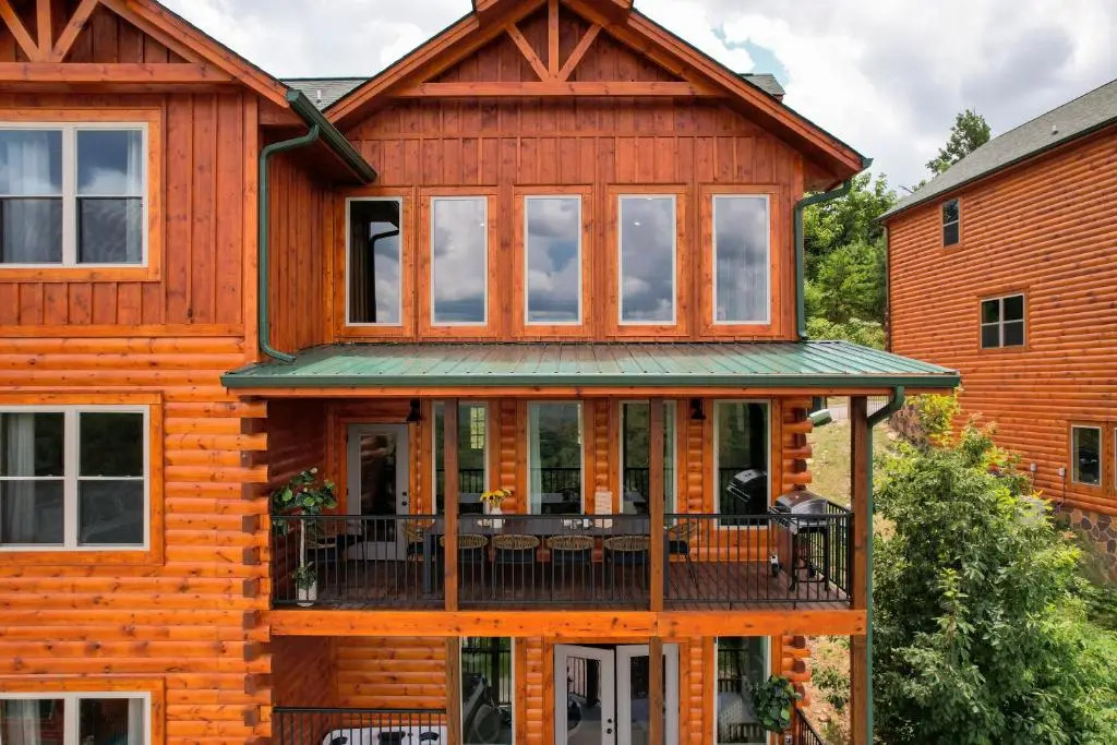 Duval by Avantstay 10min to DT Pigeon Forge w/ Indoor Pool, Hot Tub & Amazing Views!