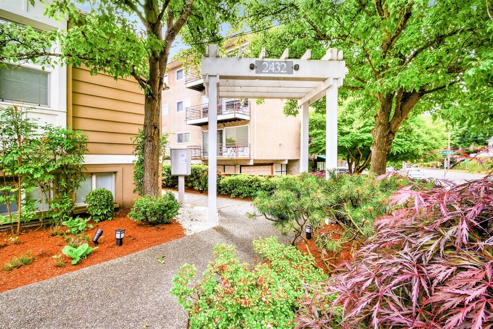 Lake View on Dexter - Two Bedroom Condo