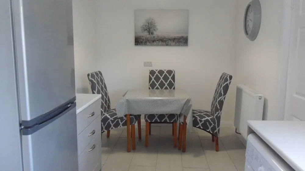 3 Bed Broomfield Road Newport Shropshire