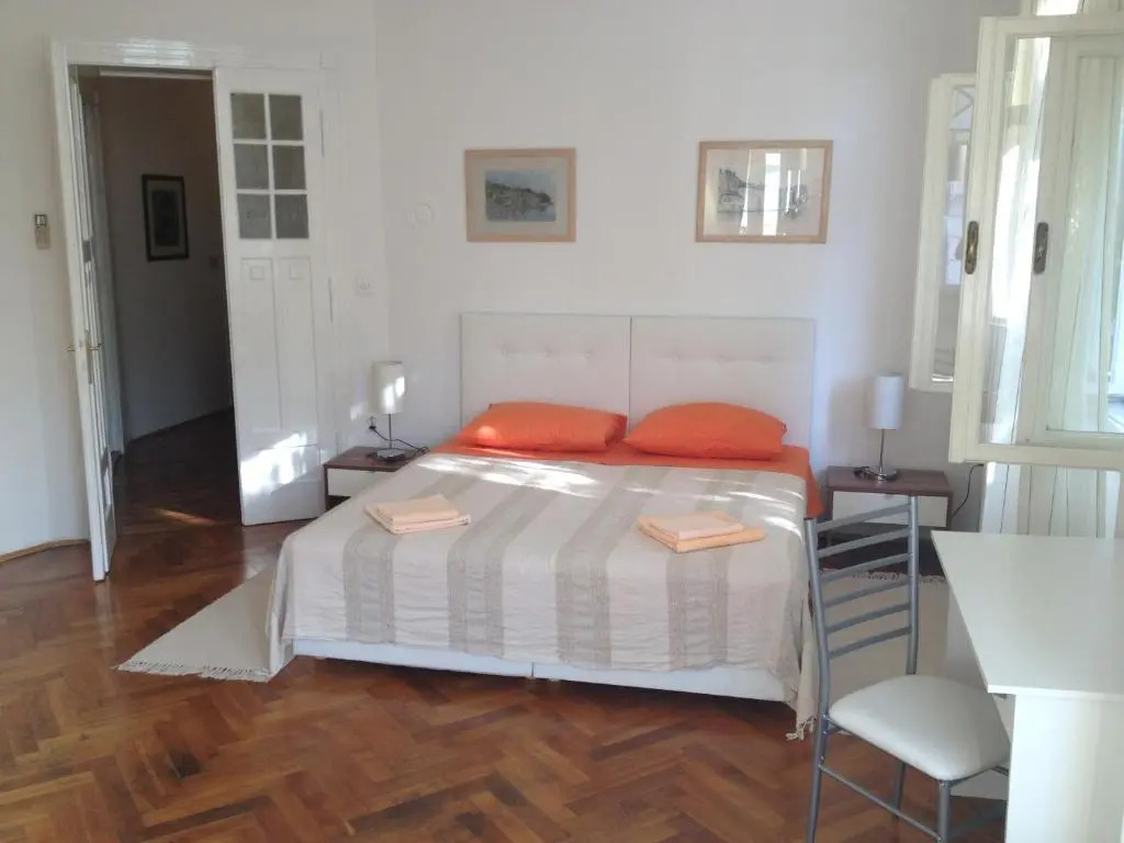 Apartment Sonata