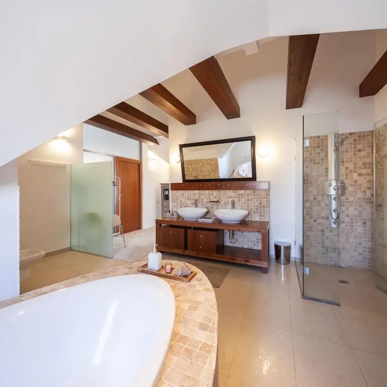 Silver Willow Luxury Apartment