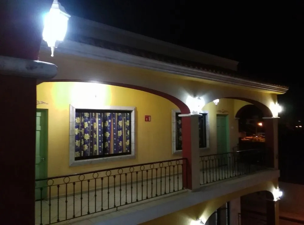 Plaza Los Dorados
