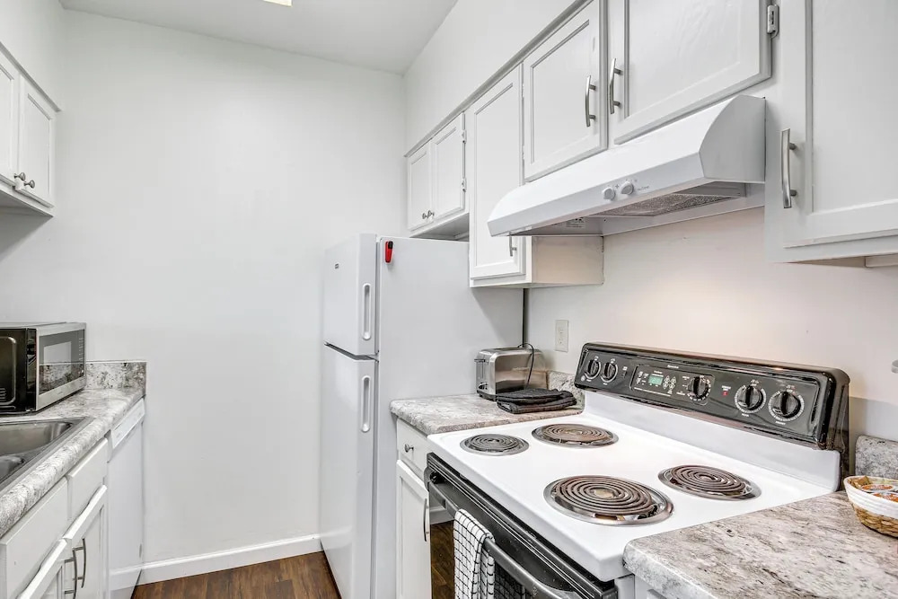 Vibrant Columbia Condo - 3 Blocks to USC Campus!