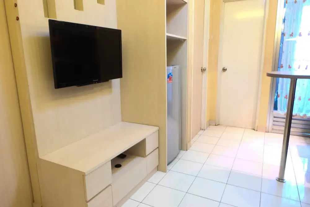 With Access To Shopping Center at Kalibata Apartment