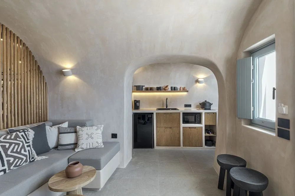 The Exotic Cave Suite