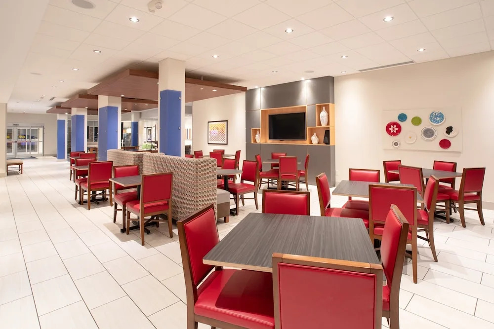Holiday Inn Express & Suites - Sterling by IHG