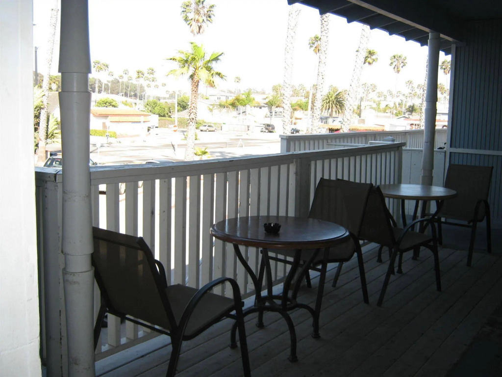 The Shores Inn