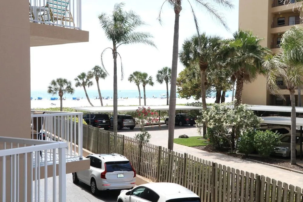 Jamaica Royale - T24 - 2 Br Condo