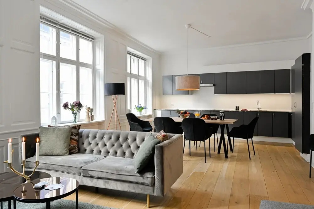 Sanders Arrow - Chic 3-bdr Apt w City View