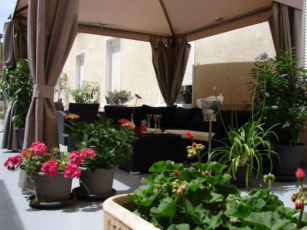 Logis Hotel - Le Charleston