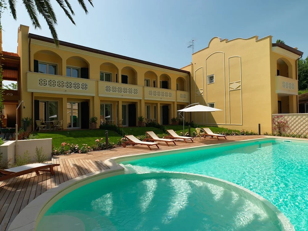Villa Rosella Resort