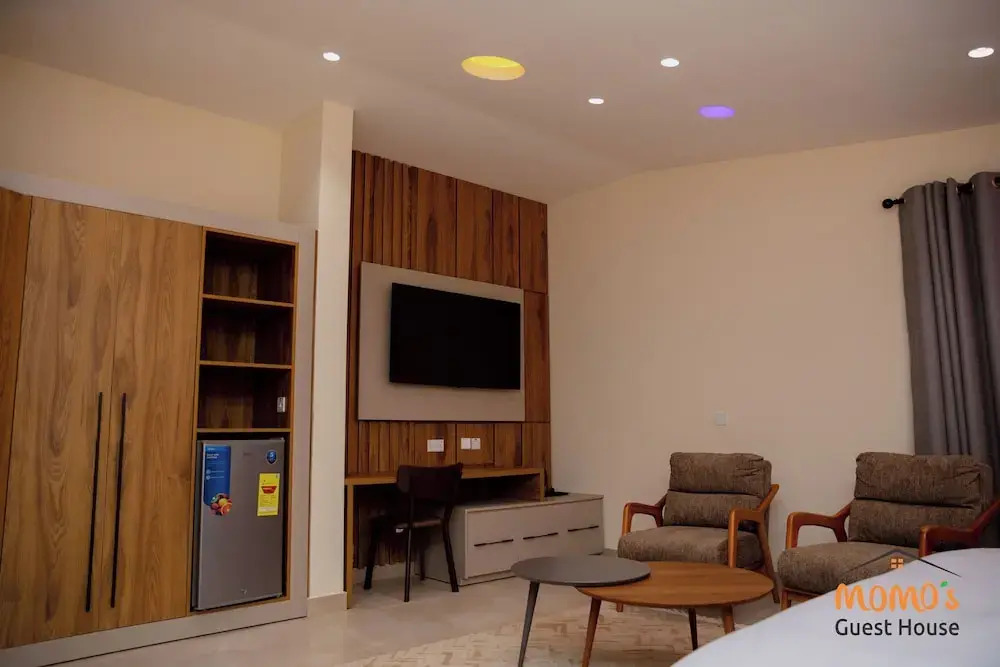 Momos Hotel