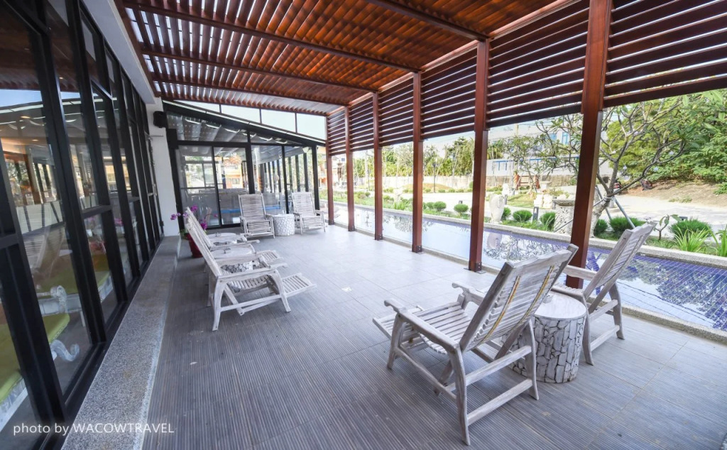 Outline Villa