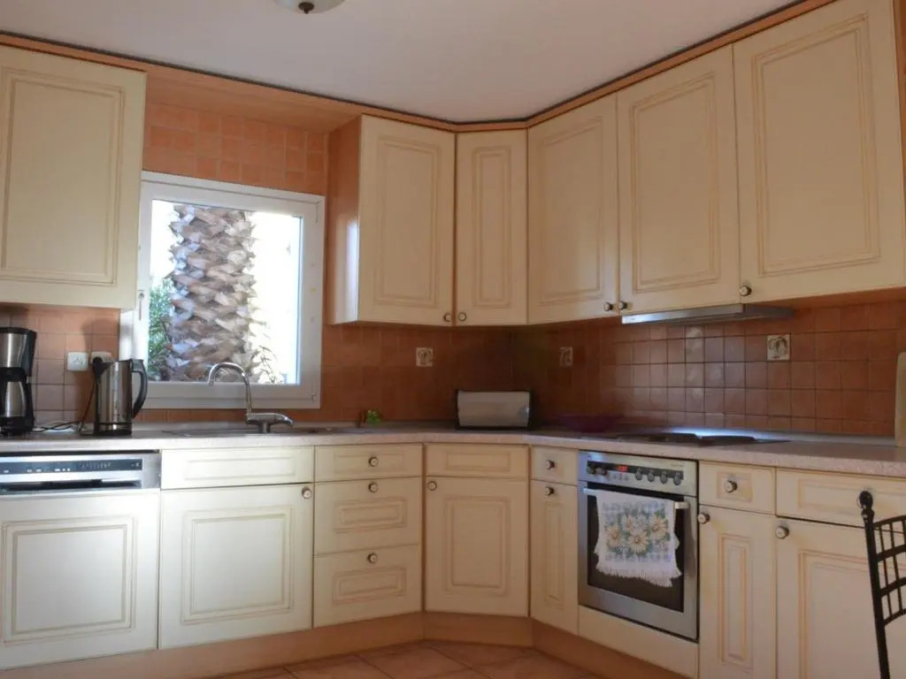 Maison 4 pièces avec terrasse, 3 chambres pour 6 pers., près de Narbonne Plage, parking inclus - FR-1-229B-131