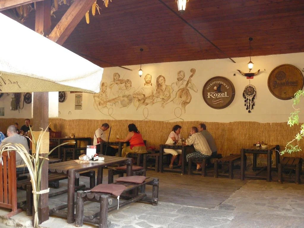 Country Saloon