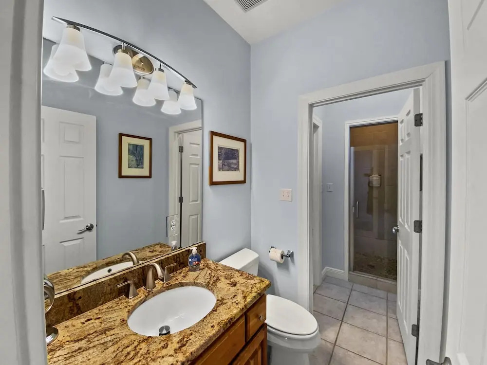 Key Lime Pie 6 Bedroom Home by RedAwning