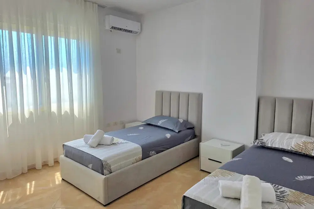 Sea View Apartment in Durres Beach 100