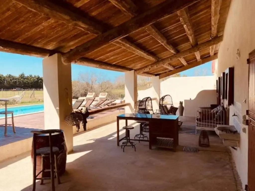 Mas Lou Caloun - Chambre dHôte face à la piscine en Camargue - Les Saintes Maries de la Mer